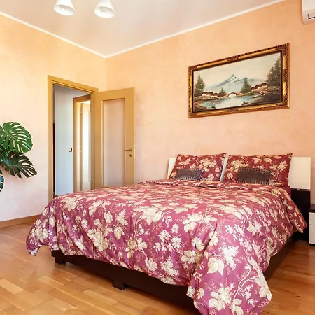 Two Spacious Bedrooms 1 Minute To Metro Stop Milan Exterior photo