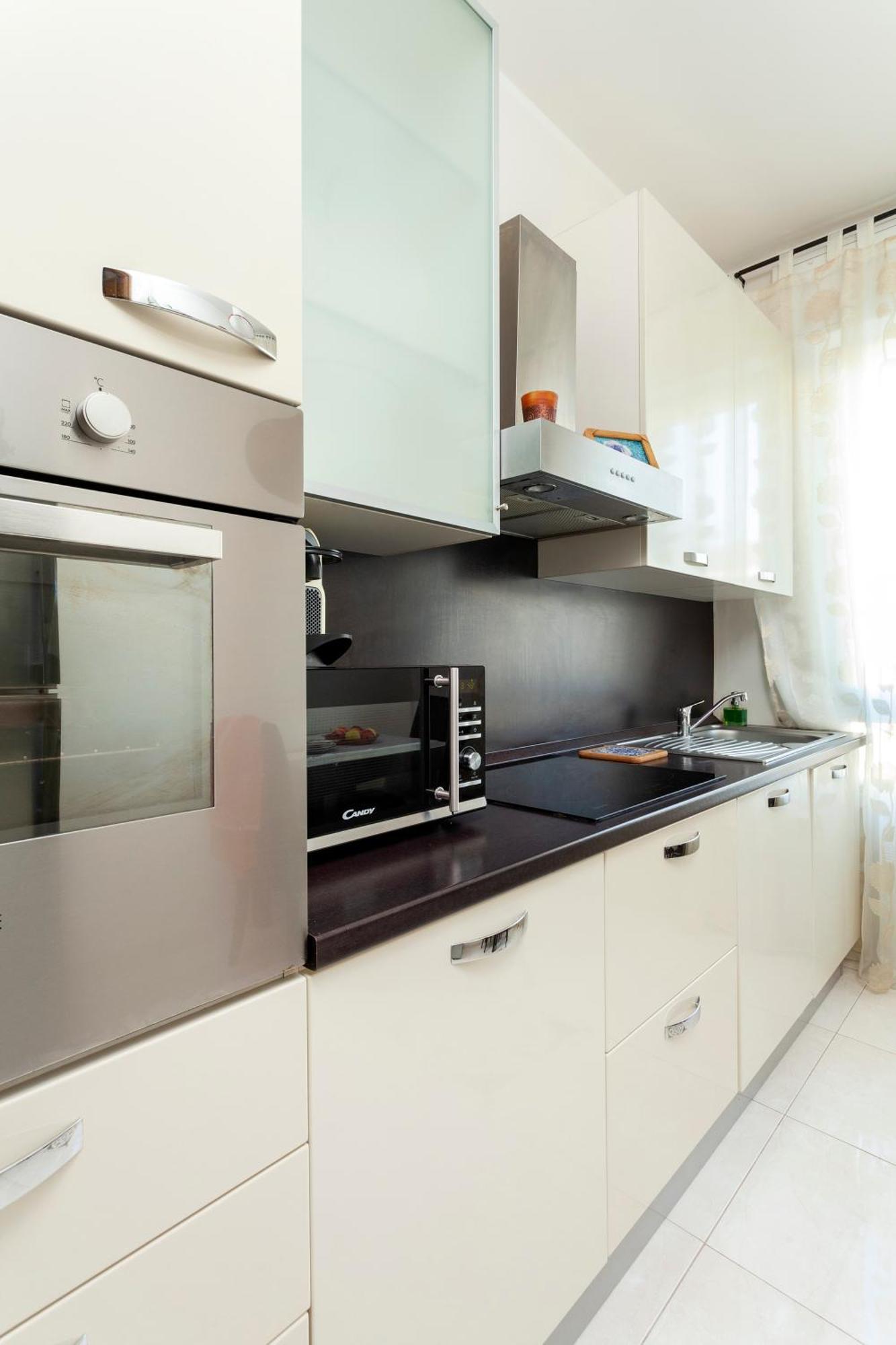 Two Spacious Bedrooms 1 Minute To Metro Stop Mailand